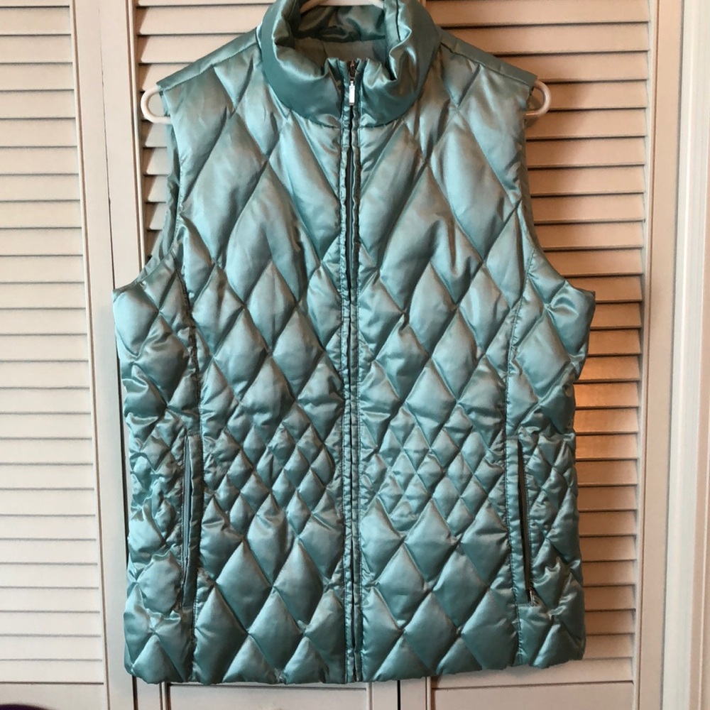 MOVING SALE- Quilted outdoor down vest